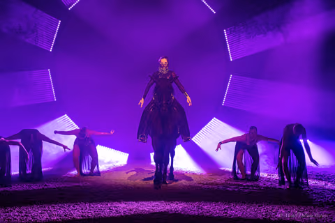Photo 85 de la galerie du spectacle Aya.